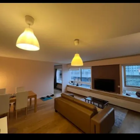 Charm 10min Walk Eiffel Tower Apartment *