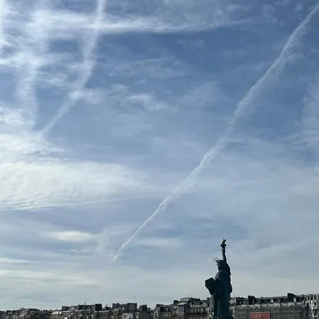 Charm 10min Walk Eiffel Tower Apartment Paris